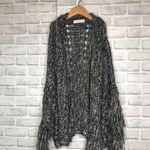 Abercrombie & Fitch Black and Gray Knitted Sweater